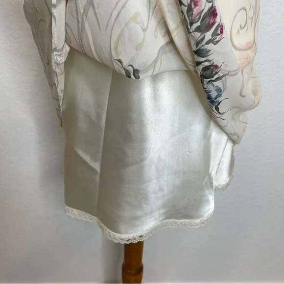 Inner Most Cream and Pink Floral Chemise with Lace Trim Vintage - Picture 9 of 10